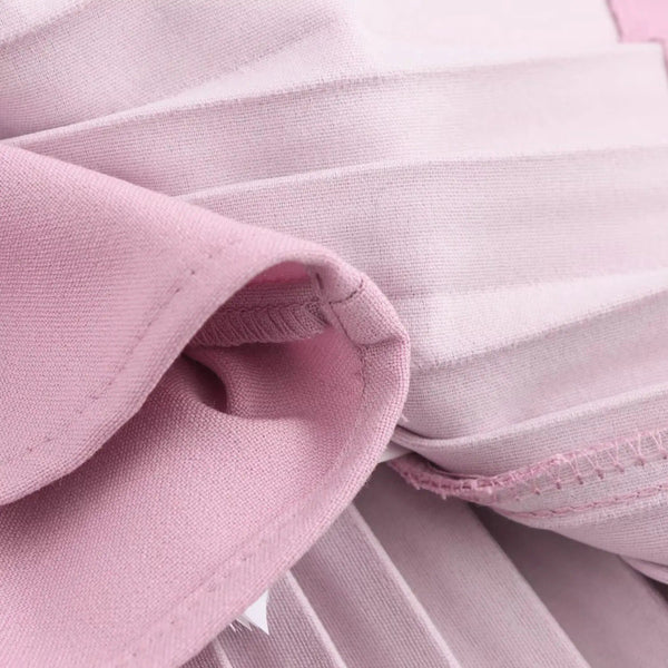 Paulie | Vestido mini sin mangas con escote cuadrado y diseño plisado